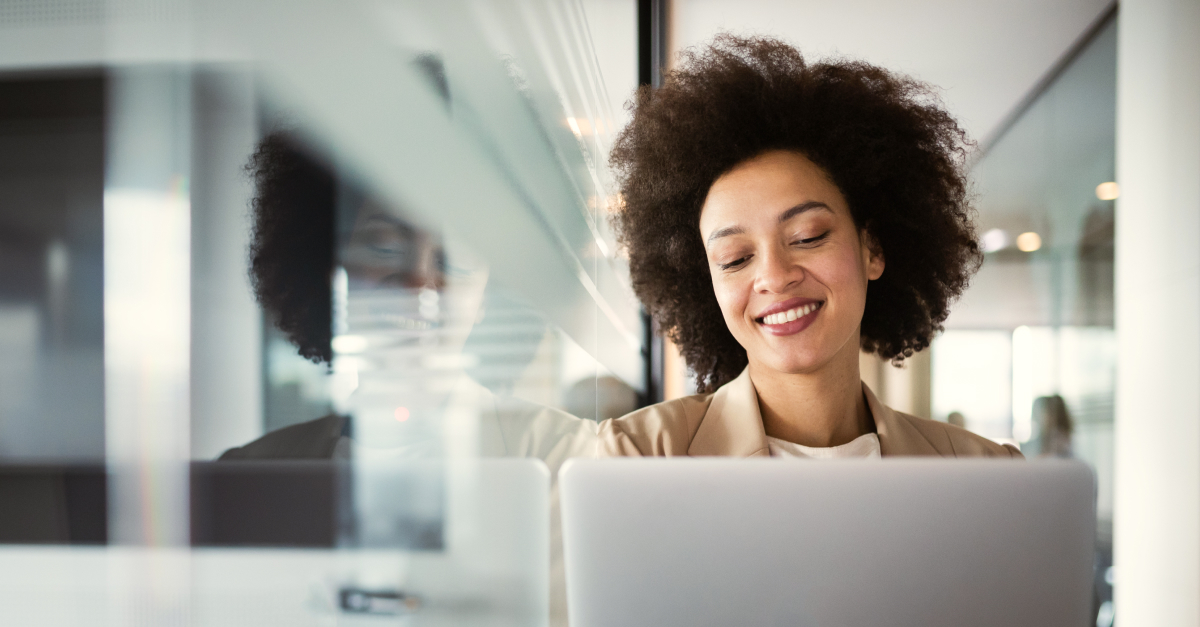 targit-woman-computer-eLearning